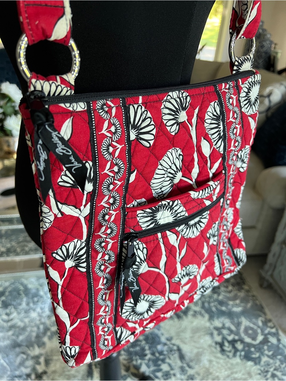 Vera Bradley Red and White Quilted Floral Crossbody Bag - Picture 6 of 11